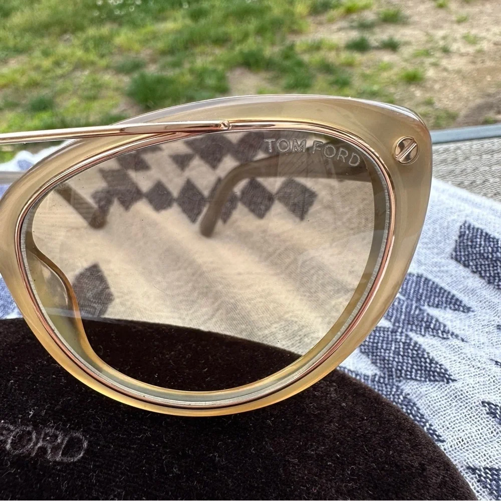 Tom Ford Edita Sunglasses TF384 58mm cat eye gray gradient yellow grey - Picture 7 of 16